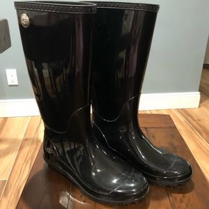 Size 7 women’s Ugg Australia tall rain boots